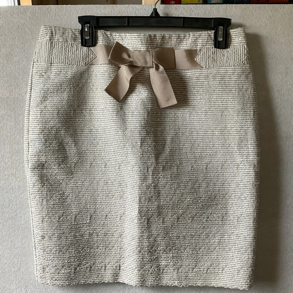 LOFT Cream Pencil Skirt with Tie Front. Size 8